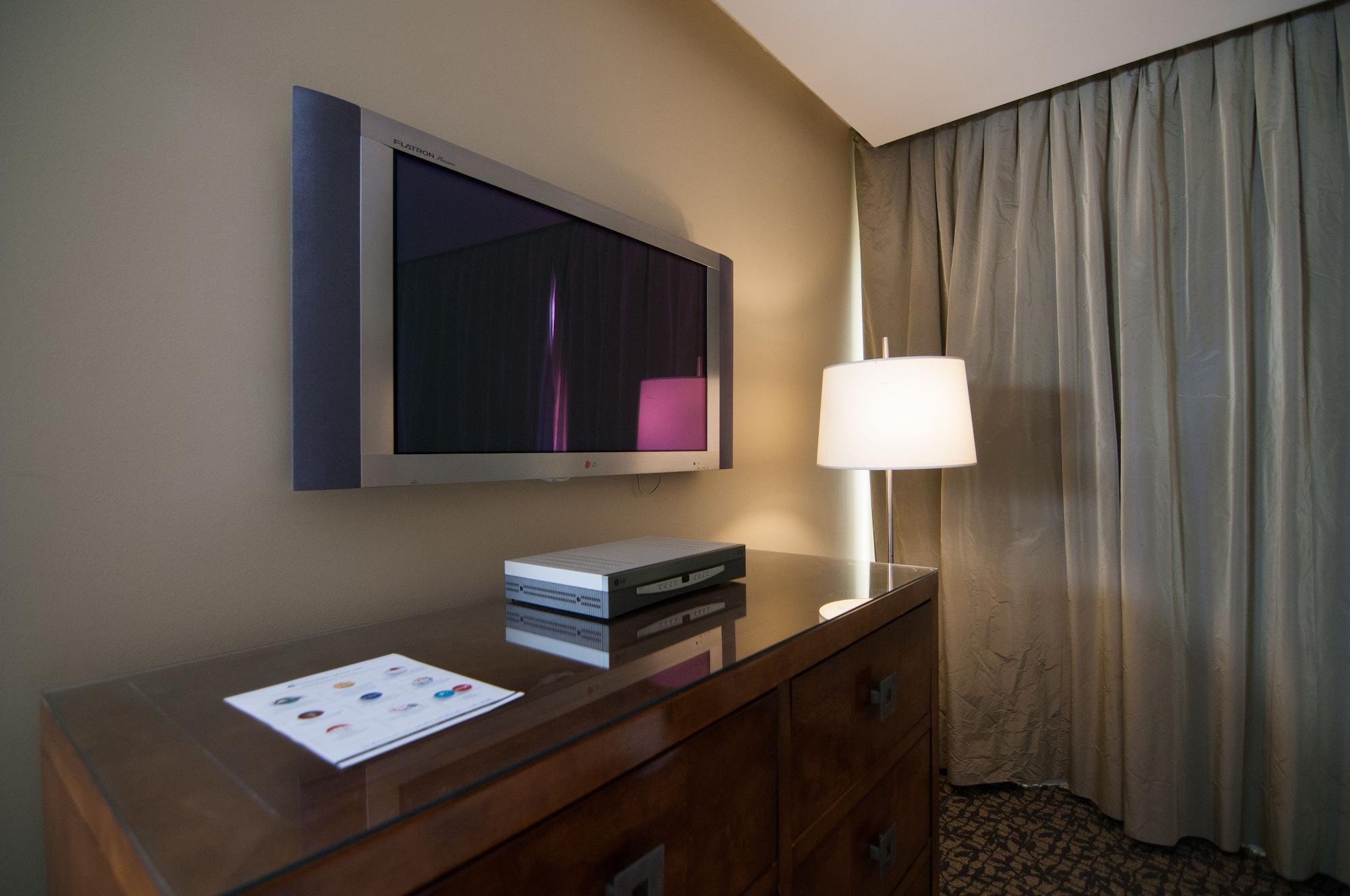 Enjoy Vina Del Mar Hotel Екстериор снимка A flat panel television in a hotel room