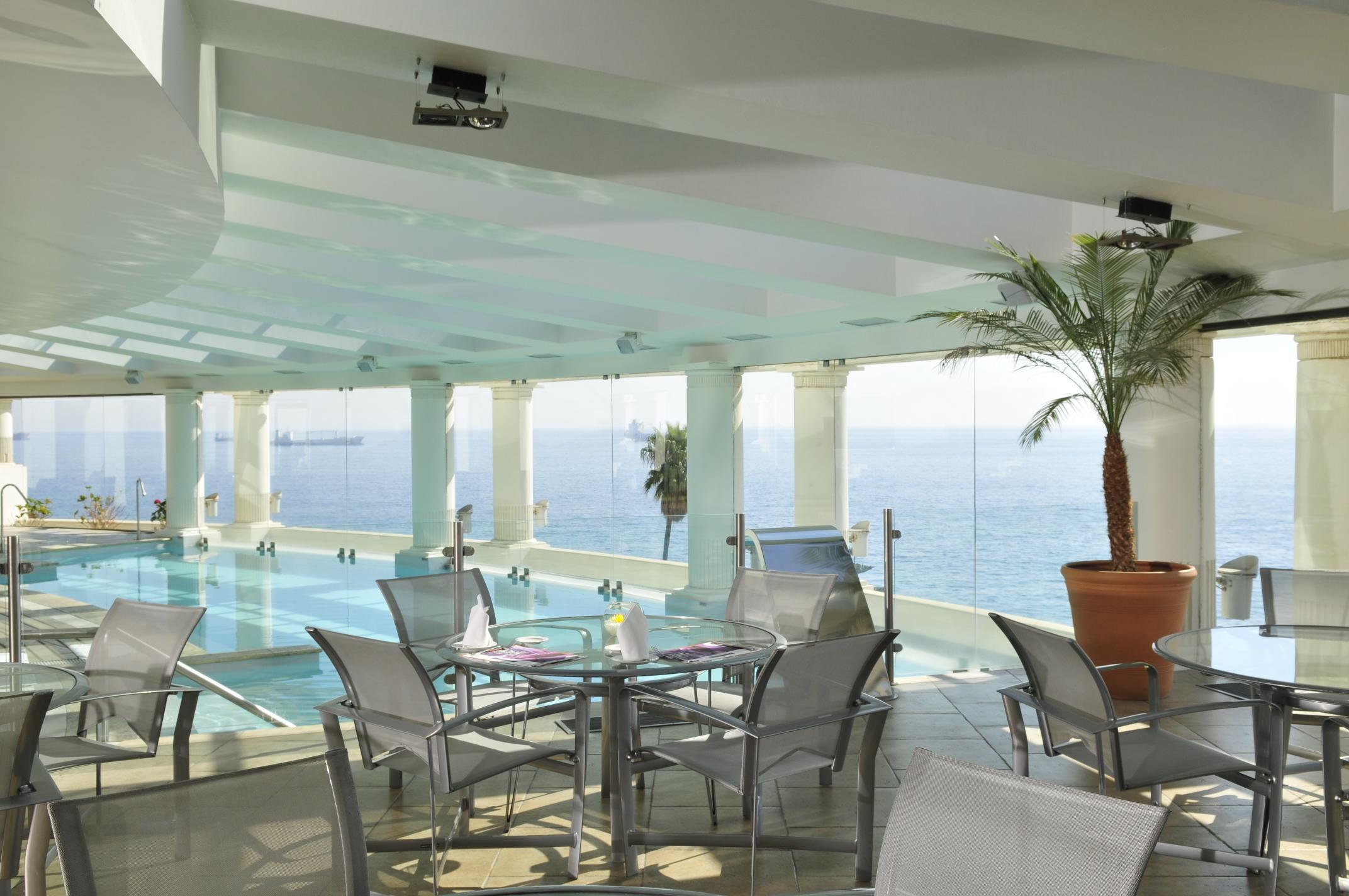 Enjoy Vina Del Mar Hotel Екстериор снимка The pool at the 360°