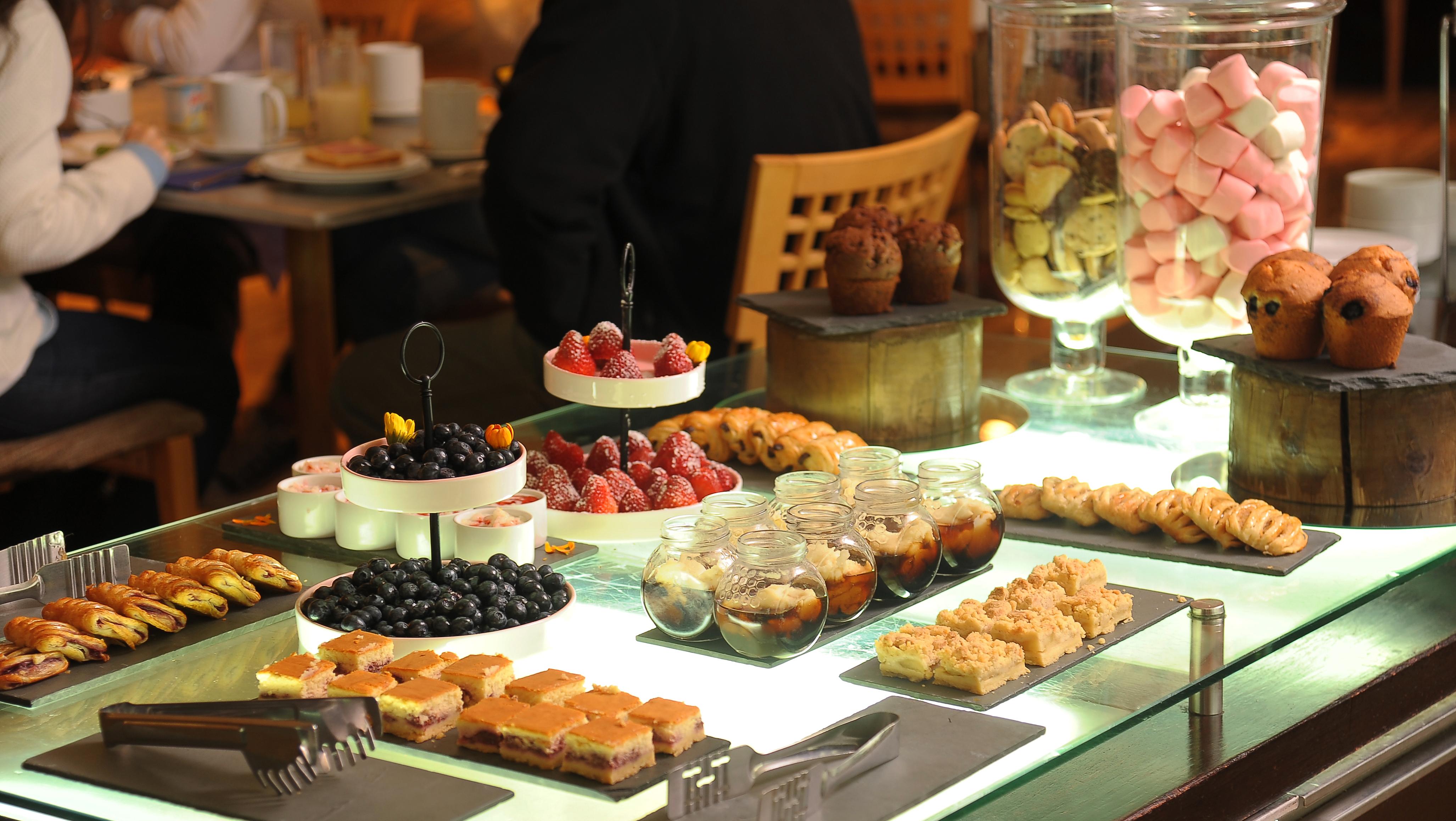 Enjoy Vina Del Mar Hotel Екстериор снимка A dessert buffet