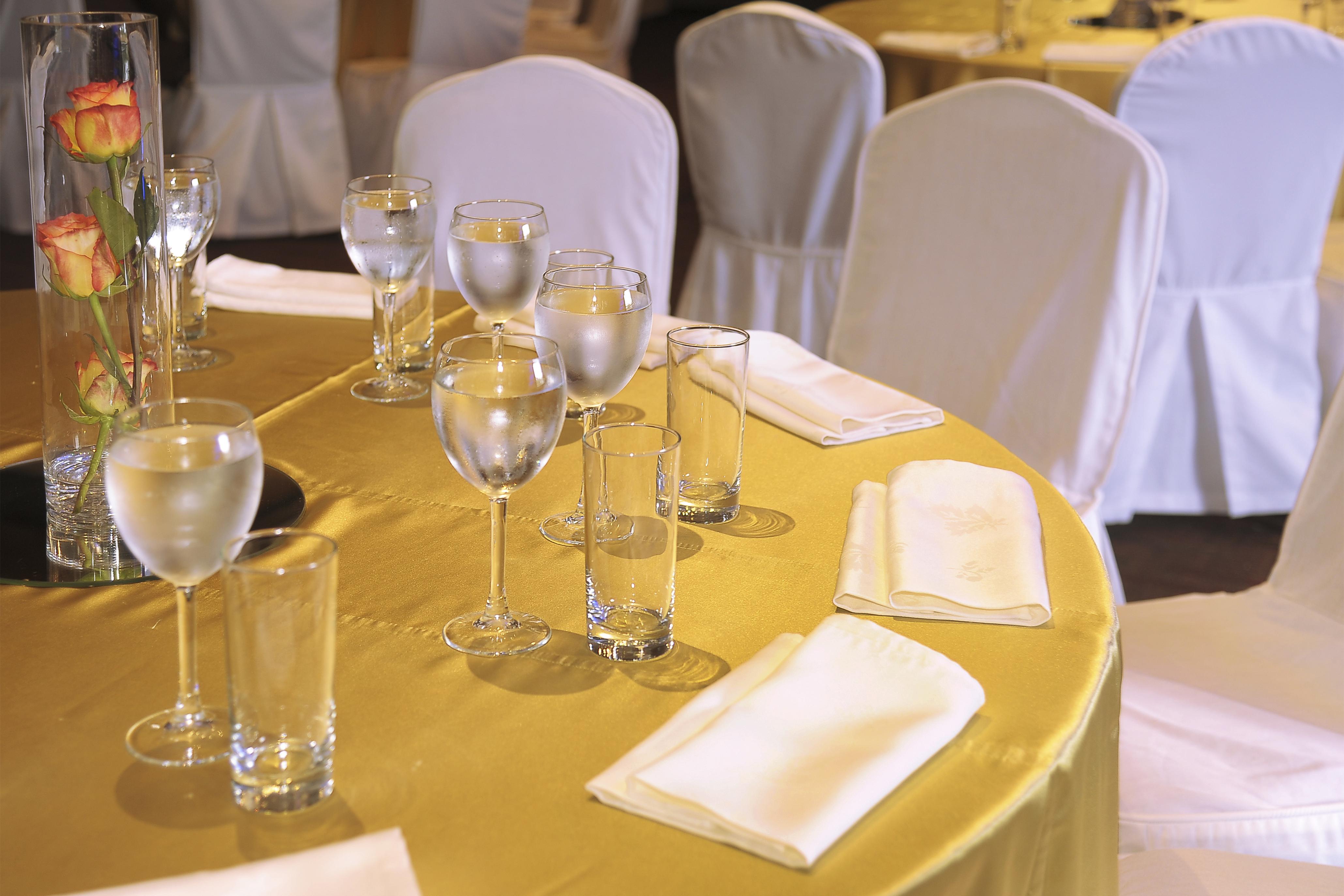 Enjoy Vina Del Mar Hotel Екстериор снимка A table set for a formal dinner