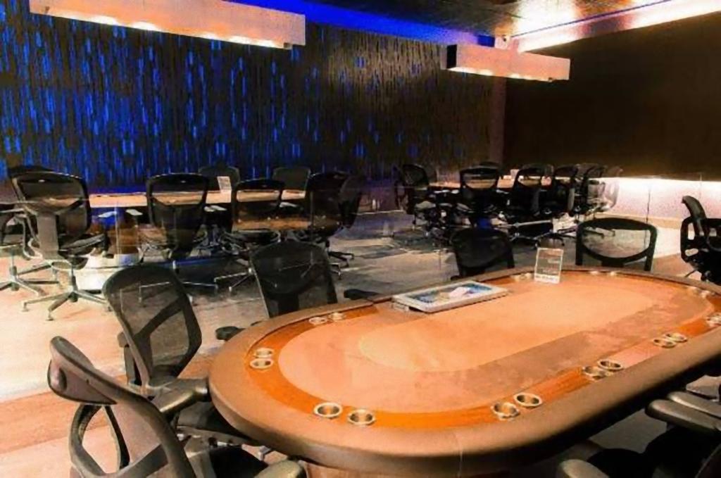 Enjoy Vina Del Mar Hotel Екстериор снимка A poker room at the Wynn Las Vegas